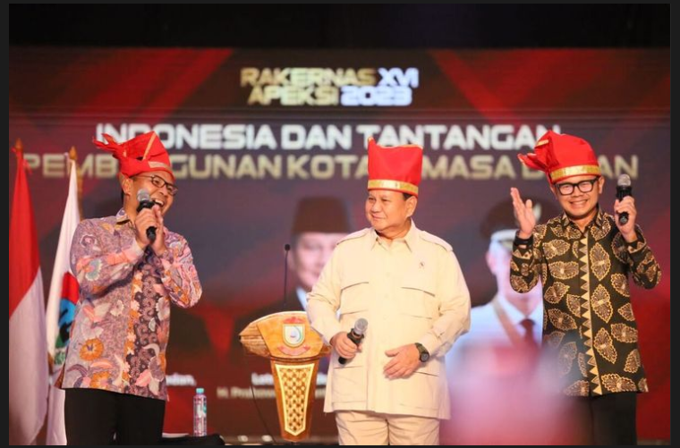 Prabowo Subianto Hadir di Rakernas XVI Apeksi Makassar dengan Insiden Lampu Padam dan Pertemuan Tertutup